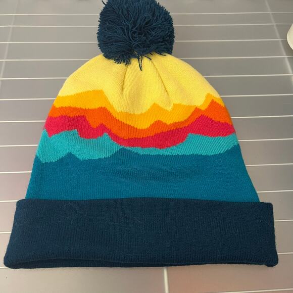 Yellowstone Club YC Unisex Beanie Hat Montana MT Blue Yellow Ski Snow NWOT RARE main image 5